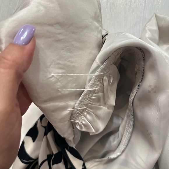 Vintage 80s 100% Silk Skirt Suit Set Black & White Floral Size 12 Korean Made - Picture 12 of 16